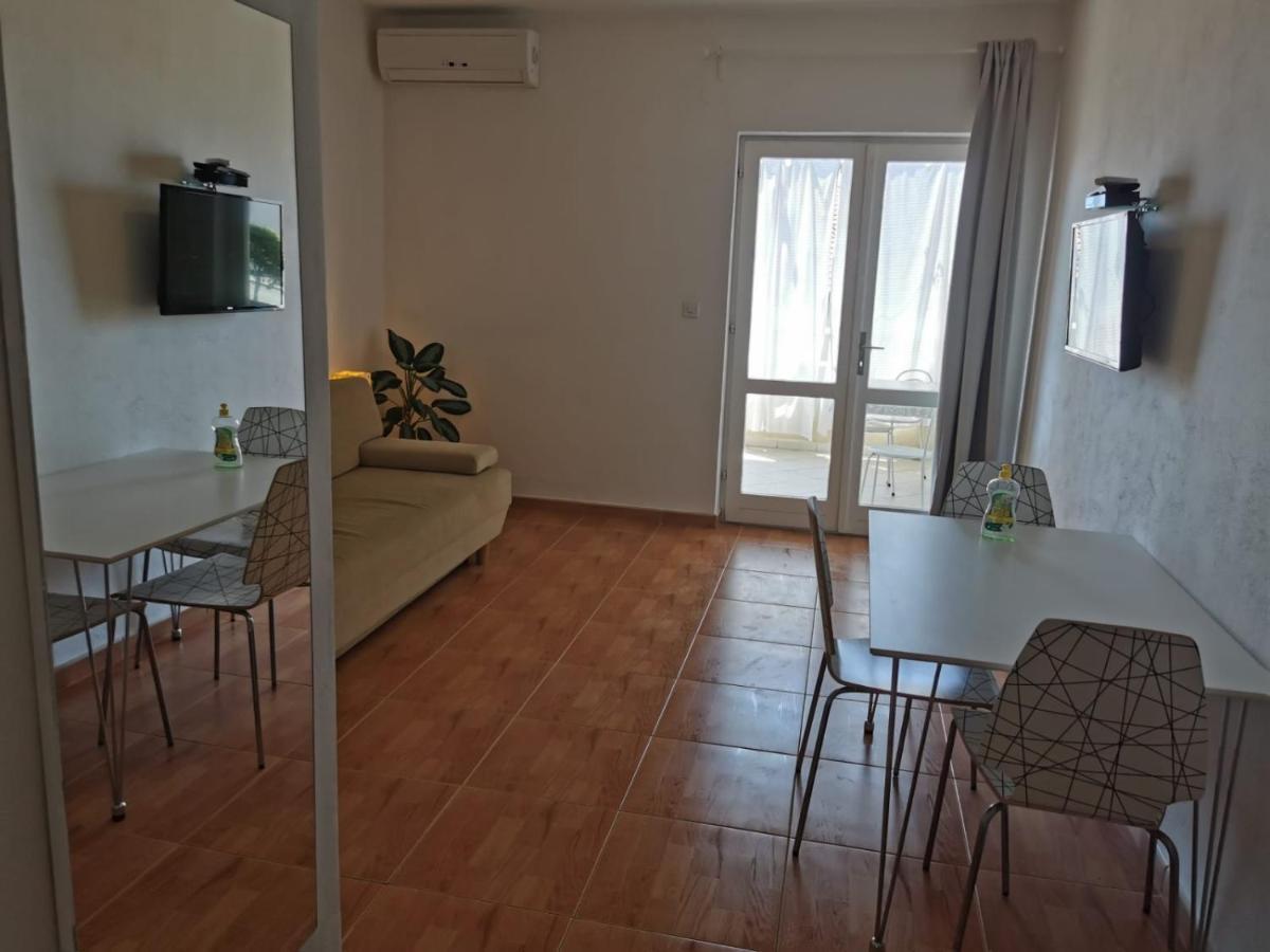 Apartments Angela Makarska Chambre photo