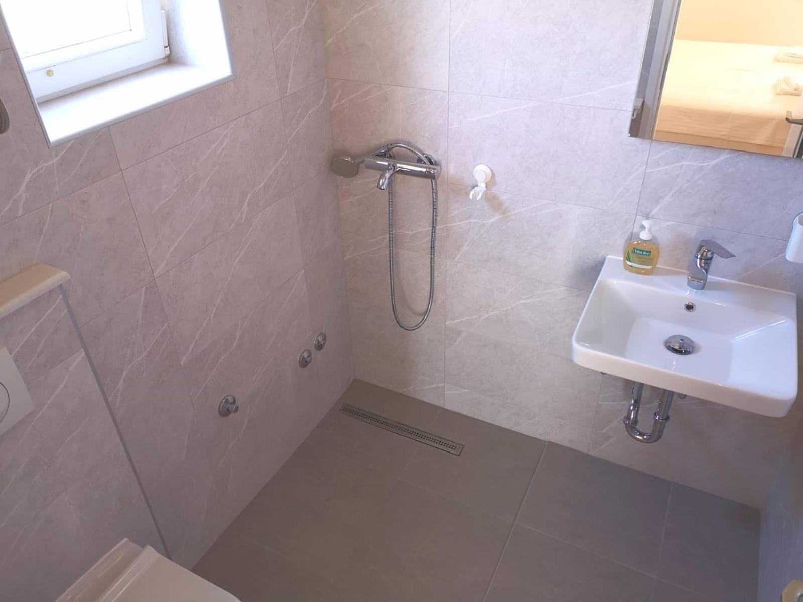 Apartments Angela Makarska Chambre photo